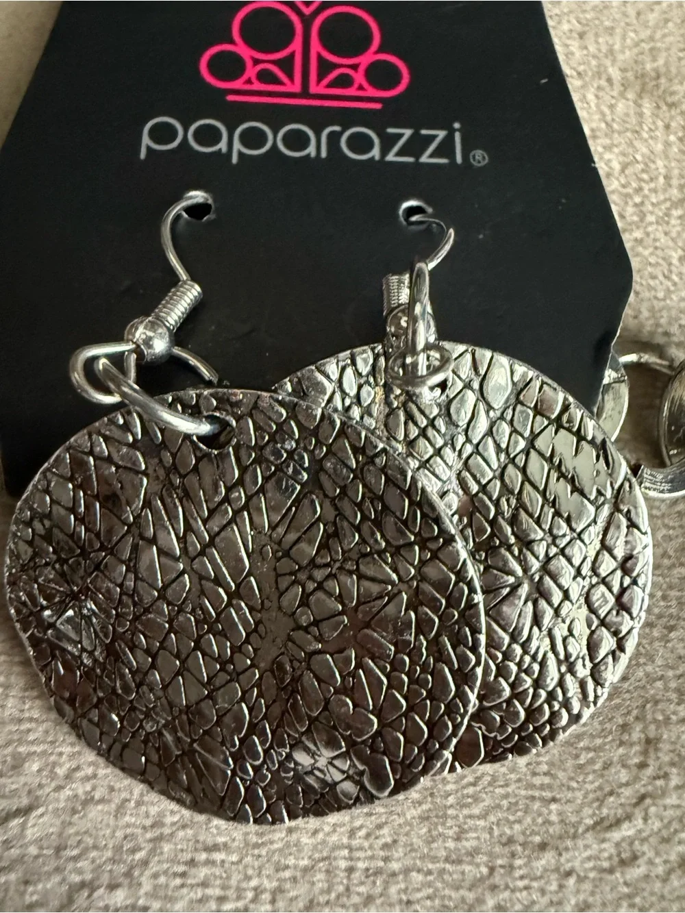 paparazzi Silver Hammered Disc Charm Statement Necklace